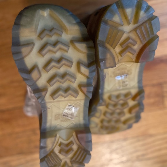 Mou tan metallic Ankle Boots with Cream Trim rubber gum sole - Picture 5 of 6